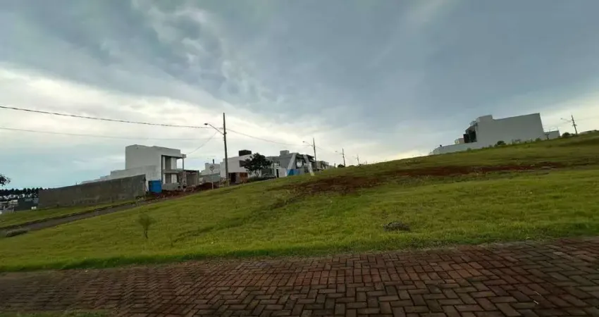 Terreno à venda no Bairro TROPICAL III em CASCAVEL por R$ 725.000,00
