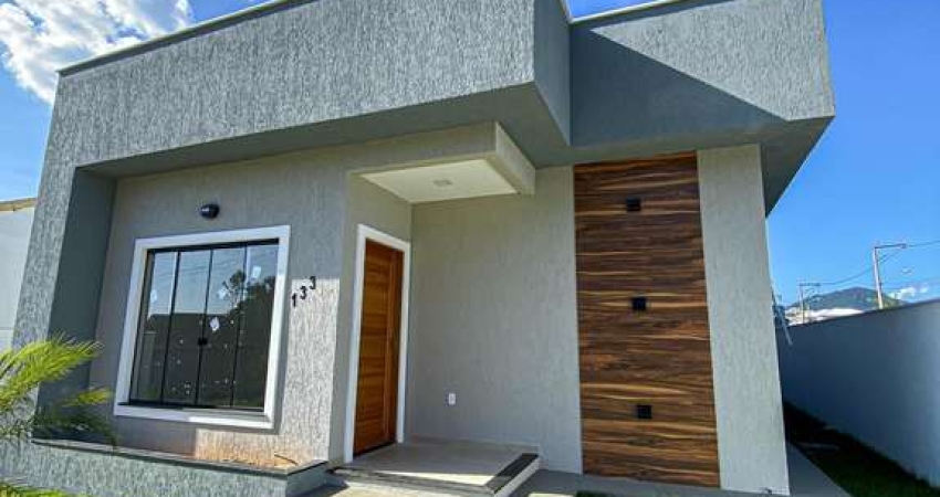 Casa com 3 dormitórios à venda, 241m² por R$ 540.000 - Cond. Dom Village (Ubatib