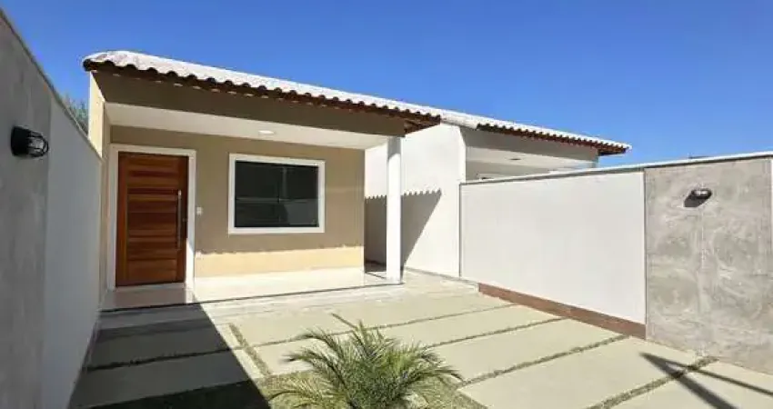 Casa com 2 dormitórios à venda, 240m² por R$480.000 - Barroco (Itaipuaçu) - Mari