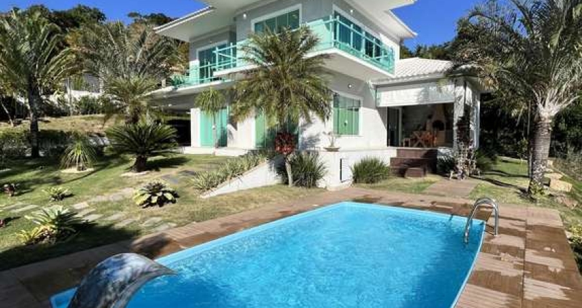 Casa com 4 dormitórios, 980m² por R$ 1.550.000 - Cond. Pedra Verde (Ubatiba) - M