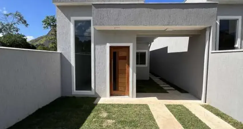 Casa com 2 dormitórios à venda, 220,50m² por R$ 460.000 - Itaocaia Valley - Mari