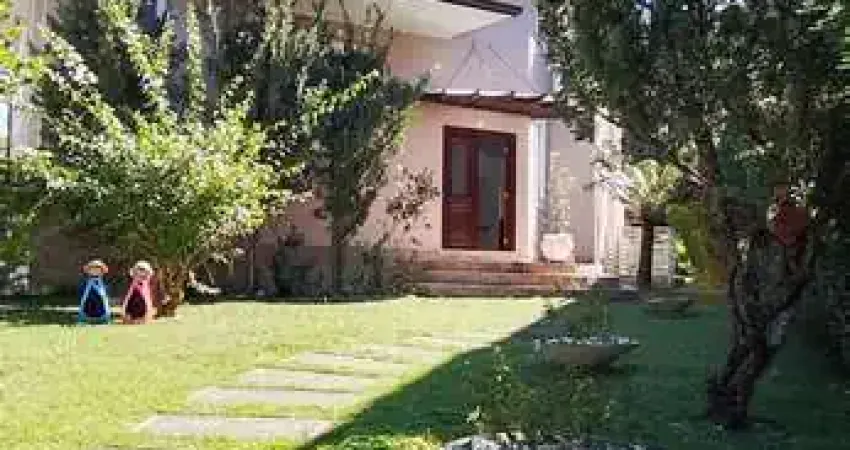 Casa alto padrão com 4 dormitórios à venda, 1049m² por R$1.300.000 - Cond. Pedra