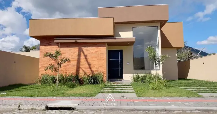 Casa com 3 dormitórios à venda, 392m² por R$620.000 - Cond. Eco Place (Ubatiba)