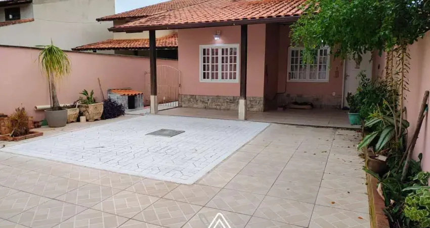 Casa com 3 dormitórios a venda, 323m² por R$ 660.000 - Barroco (Itaipuaçu) - Mar