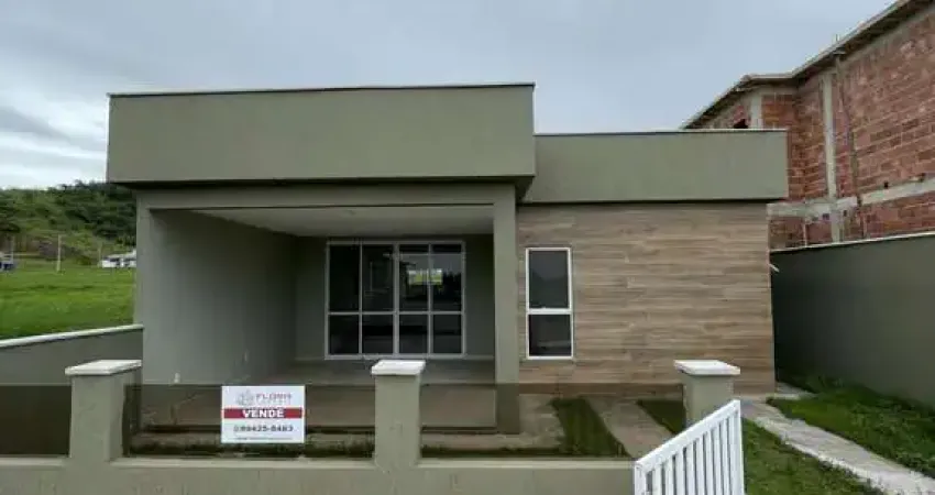 Casa com 3 quartos, 216m² por R$ 470.000 - Vitória Dos Anjos 2 (Pindobas) - Mari