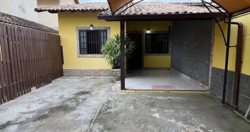 Casa com 4 dormitórios à venda, 300m² por R$580.000 - Barroco (Itaipuaçu) - Mari