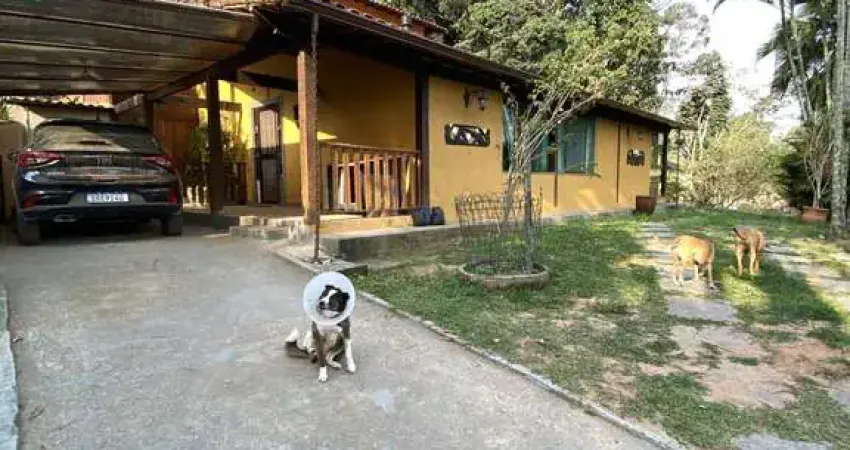 Casa com pé direito alto com 3 dormitórios á venda, 2.978,00m² por R$ 1.300.000