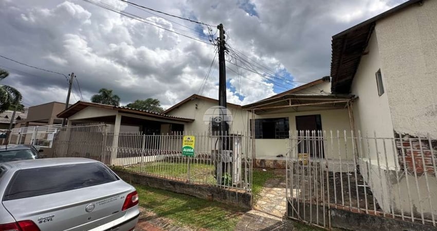 Casa com 3 quartos para alugar na Rua das Avestruzes, 251, Planalto, Pato Branco