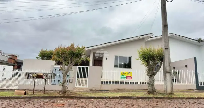 Casa com 3 quartos para alugar na Rua João Gualberto Gaspar, 121, São Francisco, Pato Branco