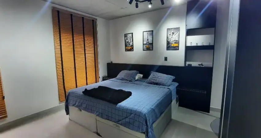 Apartamento de 1 Dormitório - Andar Alto - Totalmente Planejado
