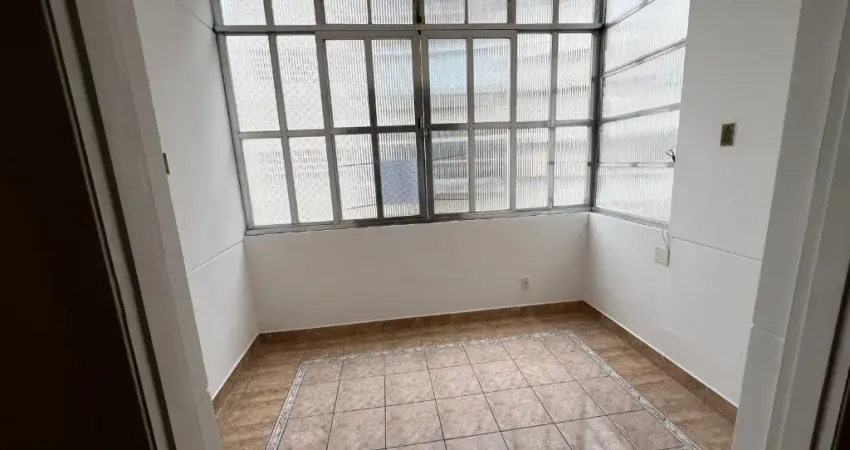 ️ Apartamento – 2 Dormitórios | 1 Quadra da Praia | Localização Privilegiada!