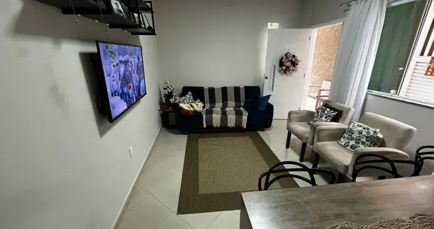 Sobreposta térrea com 2 dormitórios - 2 vagas - churrasqueira