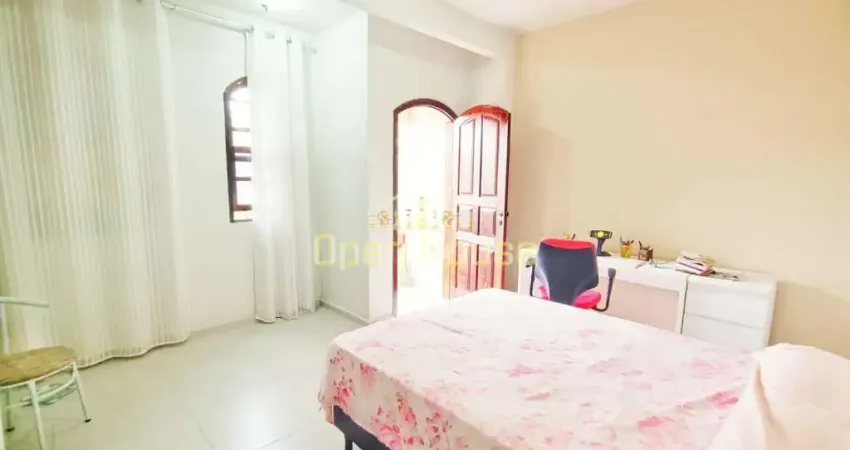 Seu Novo Lar dos Sonhos na Encantadora Vila Santa Cecília: Casa de 3 Andares com Terraço Espetacula