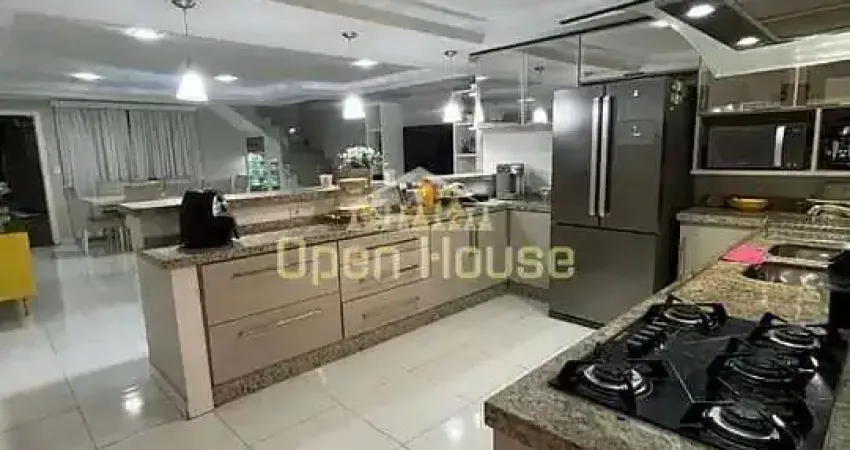 Vendo casa espetacular no Jardim Belvedere, Volta Redonda, com 03 suítes, área gourmet completa, pi