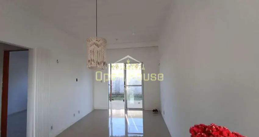 Casa à venda em morabi (imbariê), próximo a jardim anhanga — 2 quartos, closet, garagem e quintal.