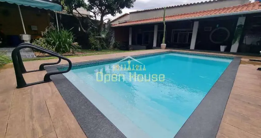 Casa à Venda no Bairro Aero Clube com Piscina, Energia Solar e 3 Quartos — Conforto e Espaço