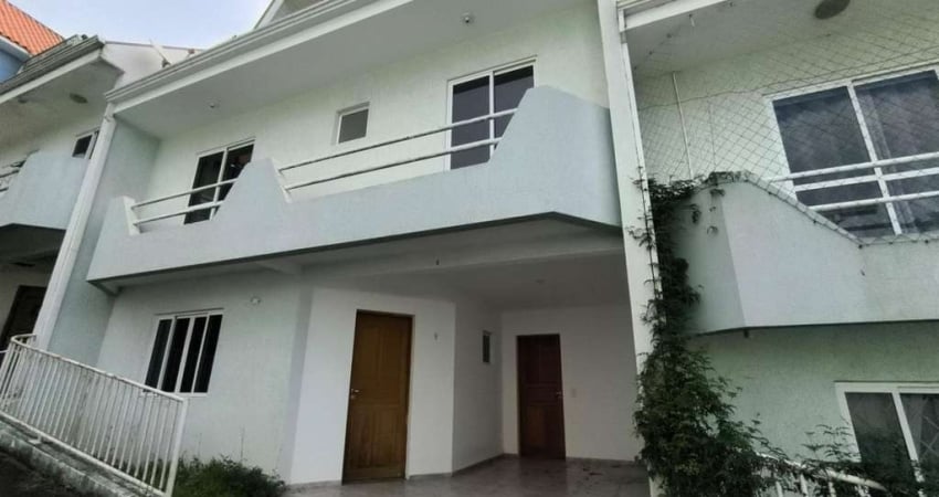 Sobrado em Condomínio para Venda em Curitiba, XAXIM, 3 dormitórios, 1 suíte, 2 banheiros, 1 vaga