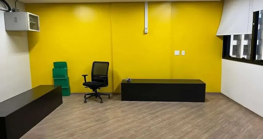 Sala Comercial para Venda ou Locação de 36m² na Vila Olímpia.