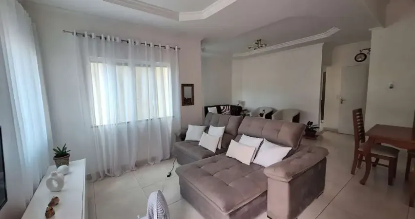 Apartamento com 3 quartos para alugar na Rua Padre Guilherme Lago Castro, Cancela Preta, Macaé