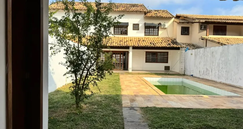 Magnífica casa duplex independente nas palmeiras, com piscina.