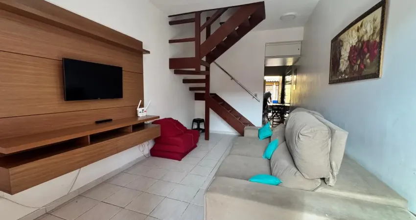 Venda casa em condomínio peró, aceitando financiamento bancário.