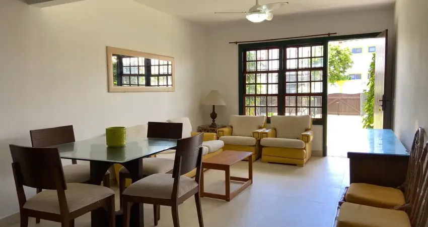 Linda casa duplex em condomínio no peró à venda aceitando financiamento bancário