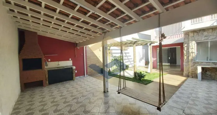 Casa Assobradada P/ Locação c/ 239 m², 3 Suítes ou Escritório, Salas Amplas, Charmoso Espaço Gourmet, 3 Vagas - Torres de São José - Jundiaí/SP