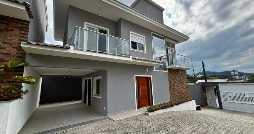 Casa em condomínio fechado com 3 quartos à venda na Rua Cristóvão Colombo, 135, Floresta, Joinville