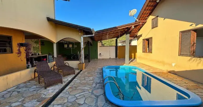 Casa com 4 quartos à venda na Max Keller, 132, Glória, Joinville