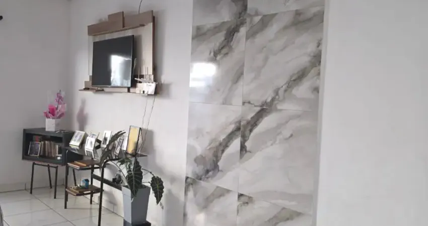 CASA TÉRREA COM PISCINA PRÓXIMO A ESCOLA, COMÉRCIOS AVENIDA LAFAYETE COSTA COUTO E  AVENIDA ANDRÉIA MATARAZZO