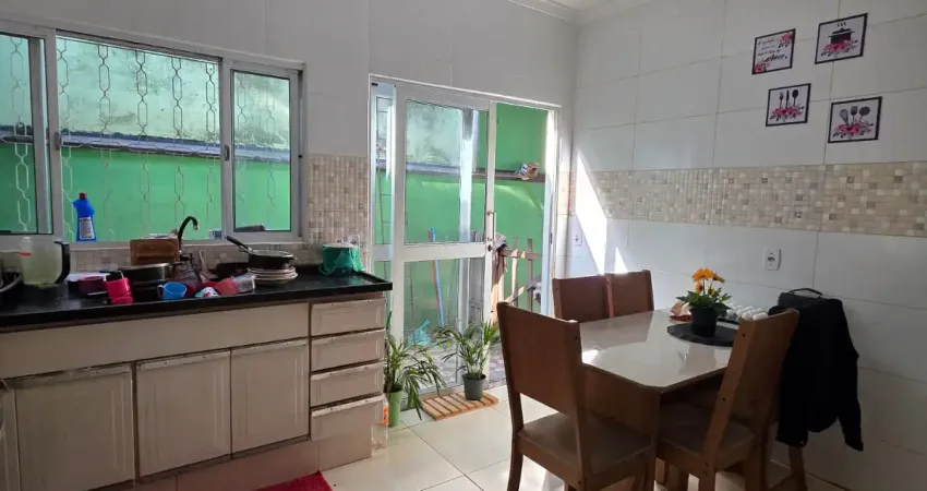 Imóvel reormado próximo a avenida henry nestle, escola e comércios.