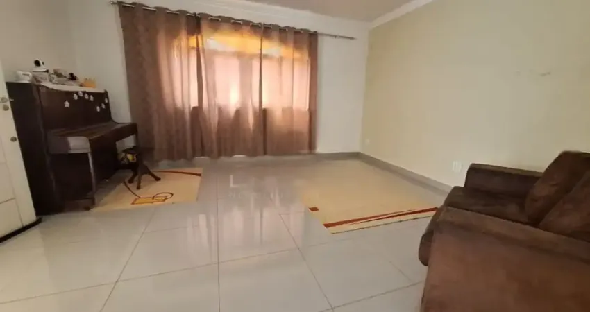 Casa térrea em bairro residencial e tradicional de ribeirão preto