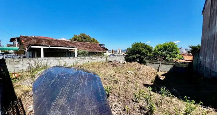 Terreno à venda na Rua Doutor Odilon Gallotti, Capoeiras, Florianópolis