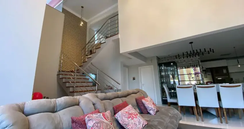 Casa Alto Padrao com 200m2,3 quartos sendo 1 suíte master com hidro e closet a venda no Nova Brasilia