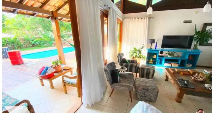 Casa com 3 quartos para alugar por r$ 13.900 no porto da lagoa da conceição, florianópolis/sc