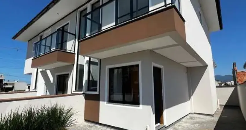 Casa com 2 quartos à venda na Avenida Paulo Roberto Vidal, 421, Bela Vista, Palhoça