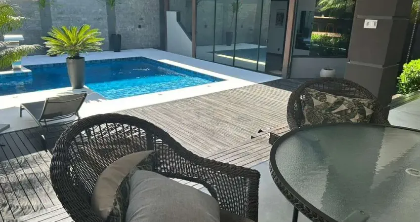 Casa com 4 quartos à venda na Kátia Bartiria Abreu, 523, Itacorubi, Florianópolis
