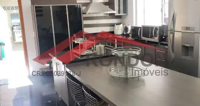 Sobrado à venda - 212 m² - 03 dormitórios - 01 Suíte Master- 02 banheiros - sala - cozinha - lavanderia - área gourmet - 04 vagas.