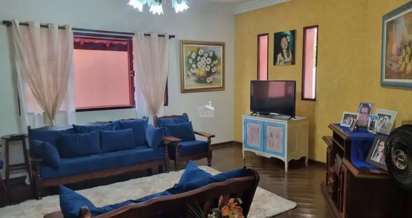 Venda de Casa em Condomínio em Campinas-SP com 4 Quartos, 2 Suítes, 2 Salas e 501m² de Área