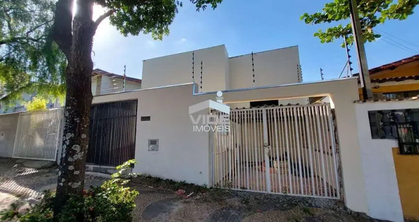 VENDO CASA EM CAMPINAS, COM TRÊS QUARTOS SENDO UM SUÍTE