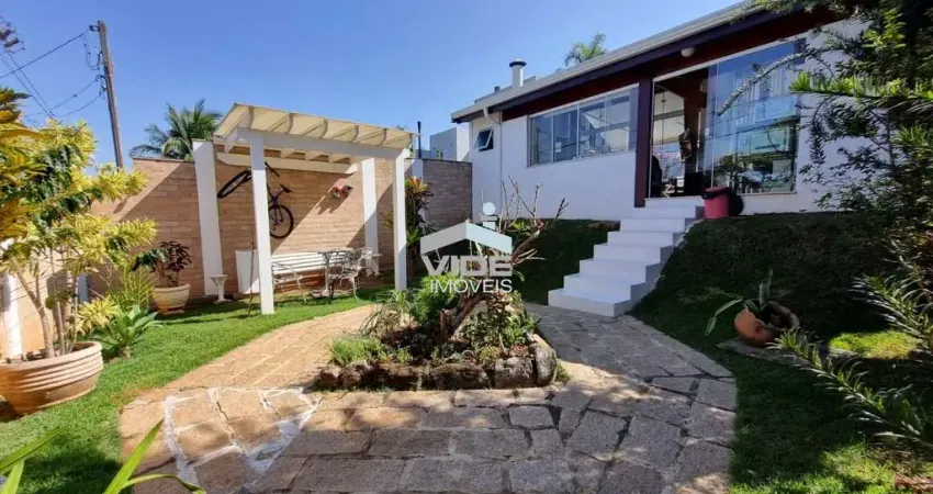 Casa em Condomínio à Venda em Campinas-SP  3 Quartos, 1 Suíte, 2 Salas, 2 Vagas de Garagem.  Loteamento Caminhos de São Conrado (Sousas)