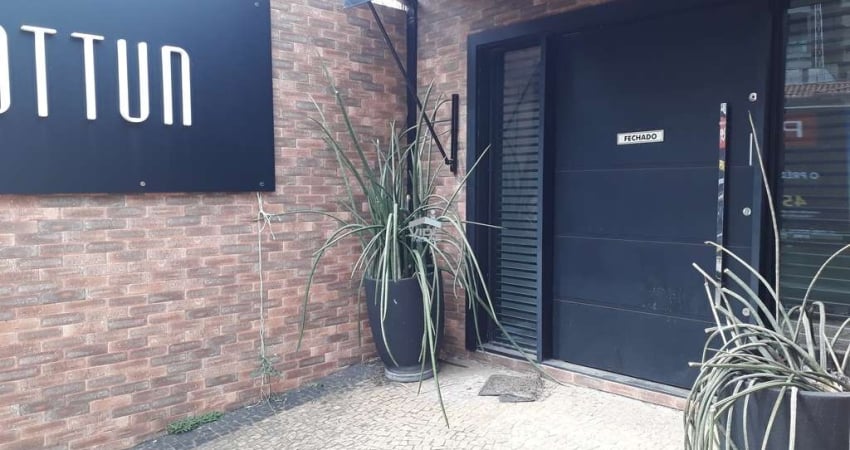 Casa comercial com 6 salas para alugar na Rua Maria Monteiro, 234, Cambuí, Campinas