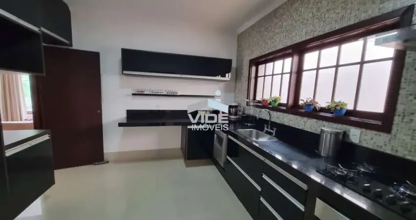 Casa térrea em condomínio, sousas, campinas-sp: 2 quartos, 2 suítes, 3 salas, 2 banheiros, 4 vagas - 219,18 m²