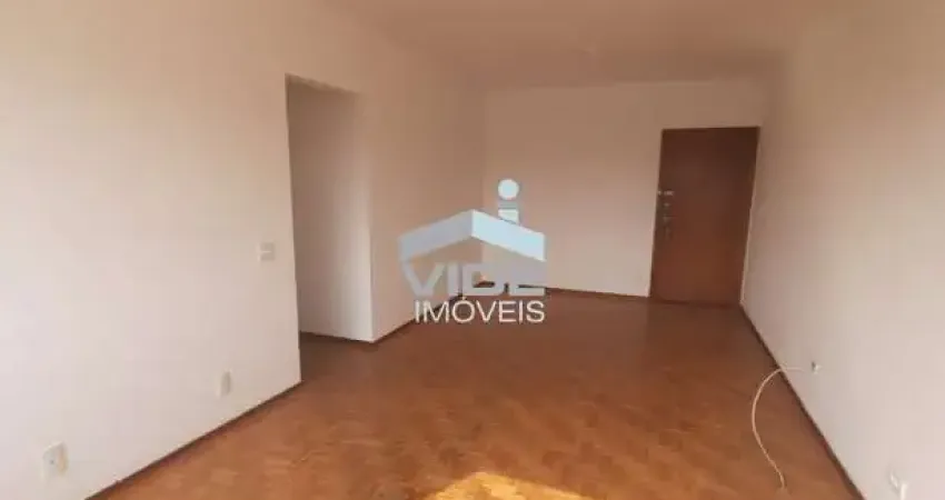 APARTAMENTO A VENDA - BOSQUE -  TRÊS QUARTOS - LOCAL DE FÁCIL ACESSO