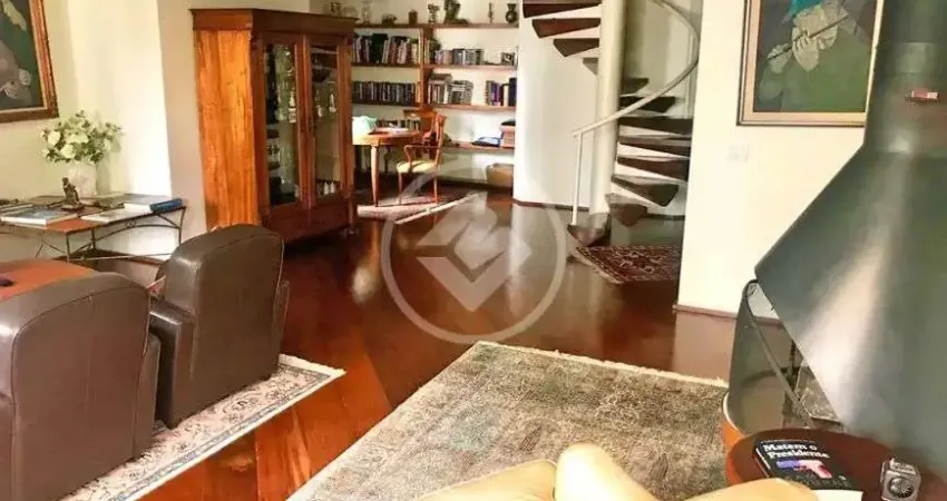 Apartamento duplex em moema com 240m², 3 suítes com closet e varanda, 5 banheiros e 3 vagas de garag