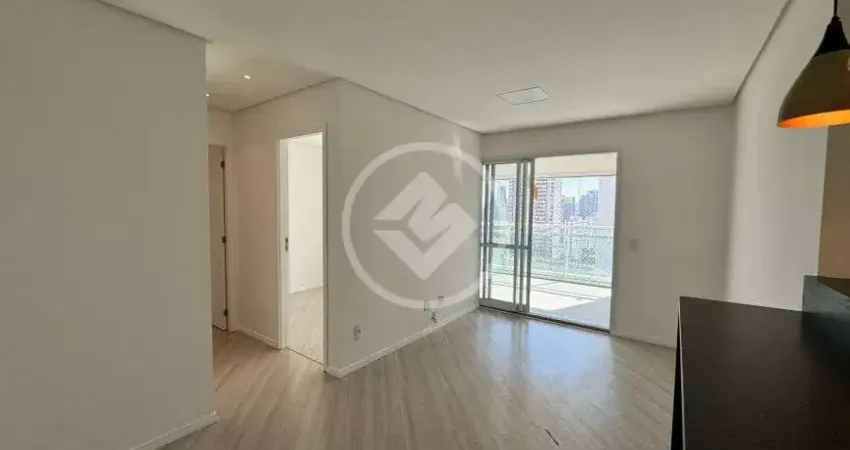 Alugo apartamento, semi mobiliado, 2 dormitórios, 1 suíte, 2 vagas de garagem com depósito, lazer co