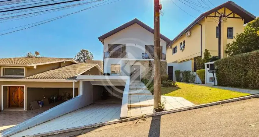 Casa linda vista e iluminação natural com 04 dormitórios sendo 02 suítes no alphaville 09 santana de