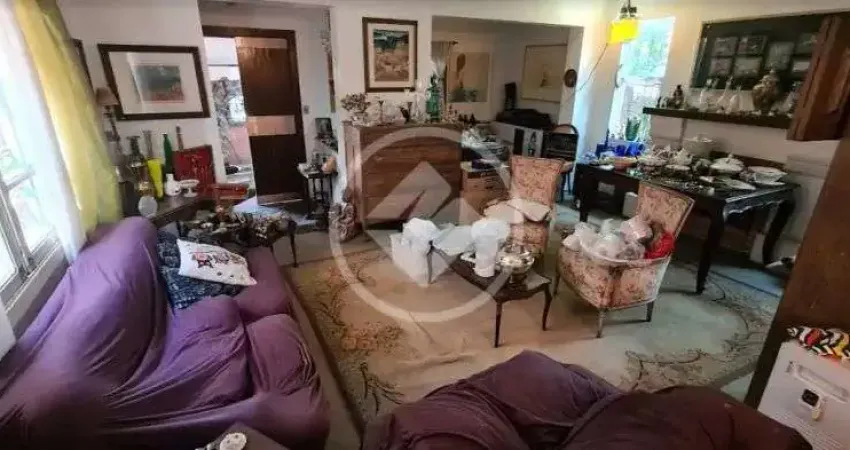Vendo casa com 3 dormitórios, 2 banheiros, sala 3 ambientes com lareira, lavabo, cozinha, lavanderia