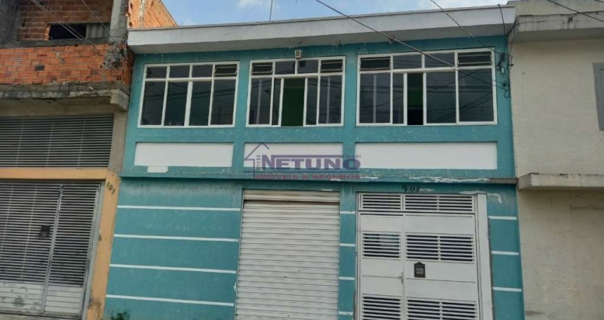 Sobrado espaçoso na Vila Medeiros, com 03 dorms, 02 salas, 03 wcs, 03 vagas, salão, em ótimo local.