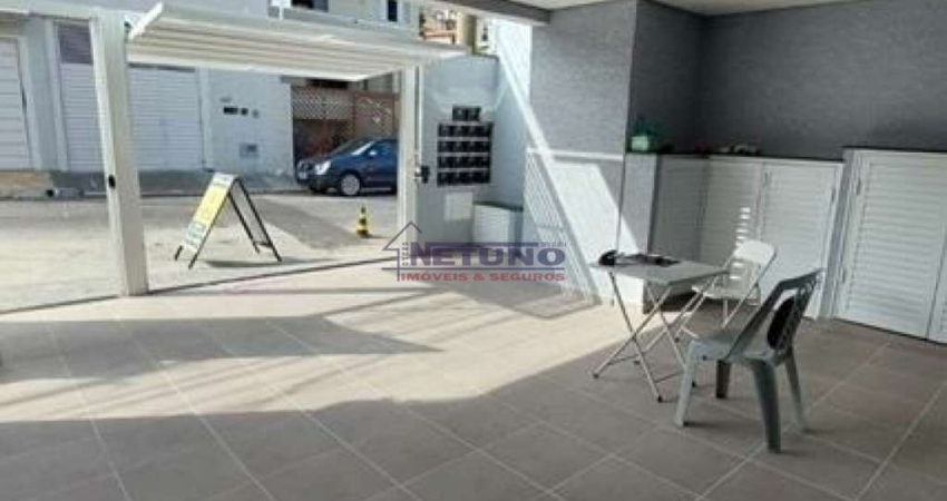 Lindo Condomínio no Jardim Japão com 02 dorms, sala, cozinha, wc, armários planejados, ótimo local.